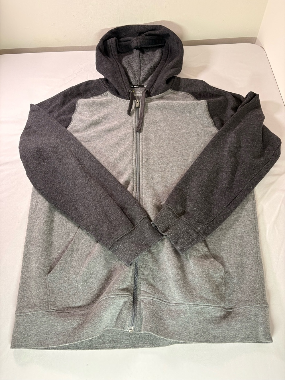 Men's Two-Tone Gray Full-Zip Hoodie Sweater